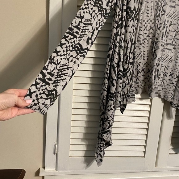 Billabong Cardigan - Picture 2 of 4